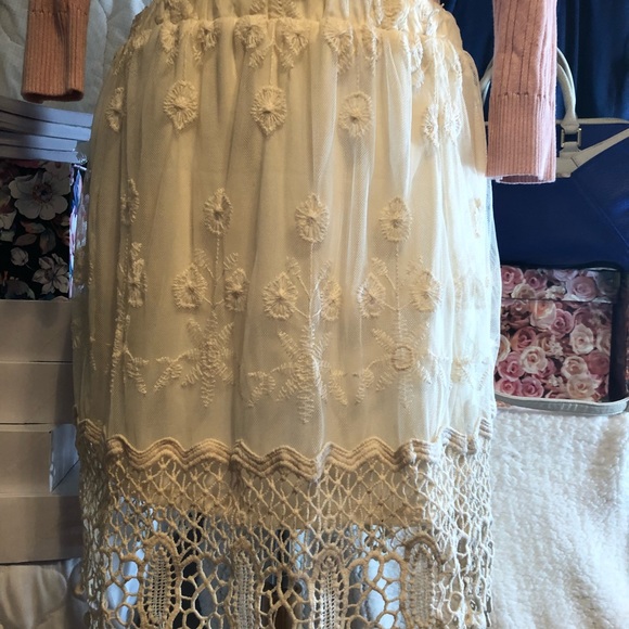 HEARTSOUL LACE MINI  & 2 CROP TOPS - Picture 7 of 8